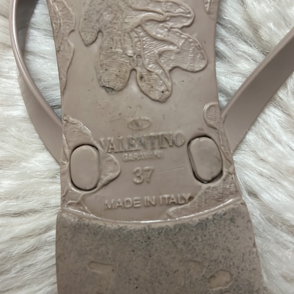 Valentino Garavani Women’s Summer Rockstud PVC Thong Sandal - Picture 5 of 7